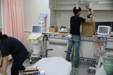 なおき先生、一生懸命に働いているようですが、重役出勤でした(笑)