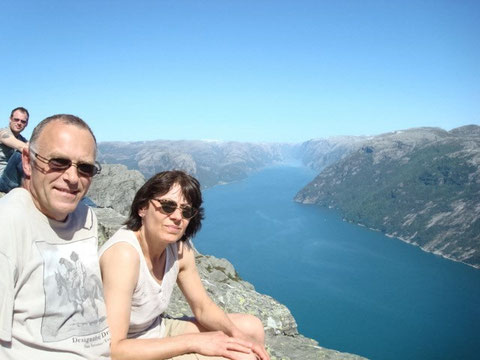 Blick vom Preikestolen auf den Lysefjord