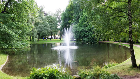 Wasserfontäne im Schloßpark in Oslo