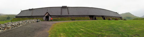 Rekonstruierte Fürstenhaus auf der ehemaligen Wikingersiedlung in Borg