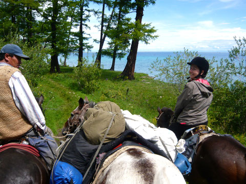 Les berges du sud ouest du lac Khovsgol en trek à cheval