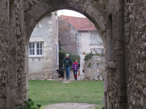 13 03 13 Charroux :découverte en famille