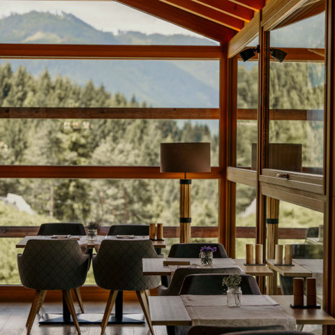 CYPRIANERHOF • Living the Cultura Dolomiti – between mountain magic, quiet strength and soulful culture | Tiers at the foot of the Rosengarten | South Tyrol • Member of Mountain Hideaways ©Marika Unterladstätter