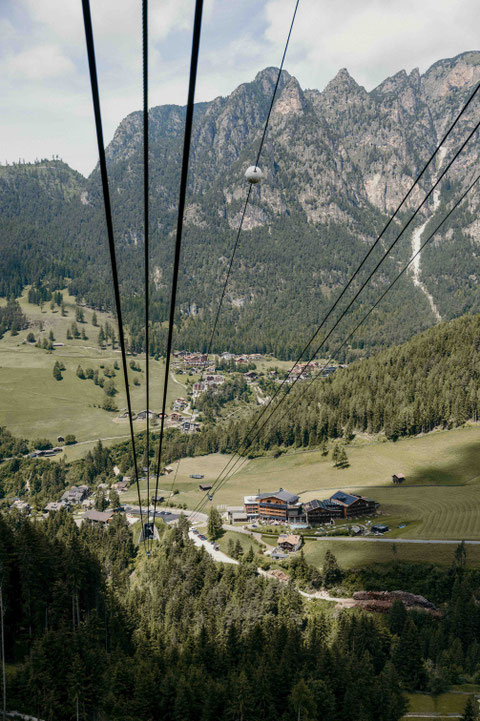 CYPRIANERHOF • Living the Cultura Dolomiti – between mountain magic, quiet strength and soulful culture | Tiers at the foot of the Rosengarten | South Tyrol • Member of Mountain Hideaways ©Marika Unterladstätter