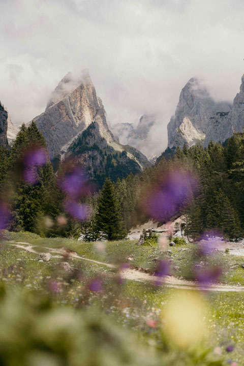 CYPRIANERHOF • Living the Cultura Dolomiti – between mountain magic, quiet strength and soulful culture | Tiers at the foot of the Rosengarten | South Tyrol • Member of Mountain Hideaways ©Marika Unterladstätter
