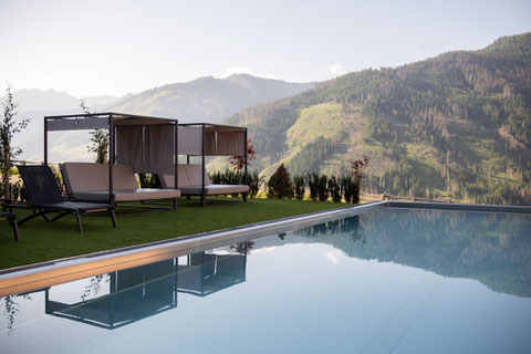 FAMILYHOTEL SCHERER in the picture-perfect village of Obertilliach A little paradise for families – genuine, heartfelt, and beautifully unpretentious. Life here is lived with warmth, play is full of joy, and relaxation comes with a smile.