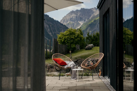 WALSER ART im Kleinwalsertal Design trifft Tradition, Gemütlichkeit trifft Stil. Neun ApARTments im Kleinwalsertal – für alle, die Urlaub ganz nach ihrer eigenen ART erleben wollen.