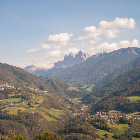 ON THE CHESTNUT TRAIL FROM FELDTHURNS TO KLAUSEN, Eisack Valley - South Tyrol ©Lena Sulzenbacher