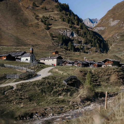 leichte Wanderung zum schönsten Almdorf Südtirols: FANE ALM  ©Marika Unterladstätter