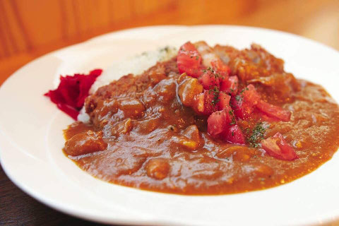 道の駅にちなん日野川の郷、おいしいトマトカレーが名物