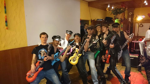 Richtig abgerockt: Der "Erzberger Motorradclub" unter Leitung der Choreografin Maike Seybold legte einen ordentlichen Auftritt hin.