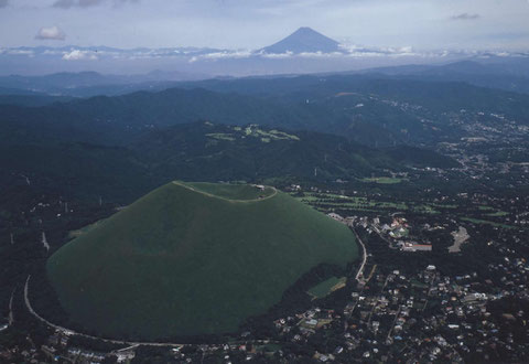 大室山と富士山