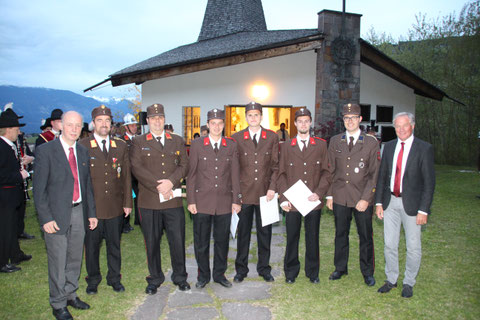 Beförderung zum Oberfeuerwehrmann: FM Manuel PETREGGER, FM Fabian MADER und FM Jannik KOHLHAUPT