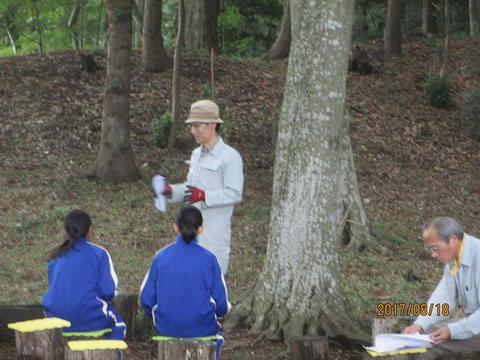 夏ボラ参加者に活動地の概要を説明