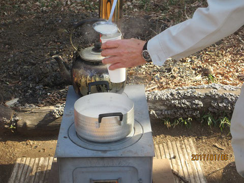 新春恒例の甘酒も振舞われました