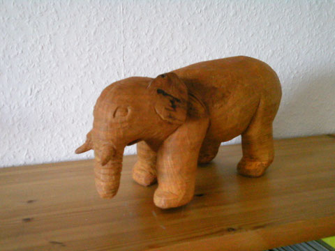 Elephant, aus Eiche,25 cm lang.