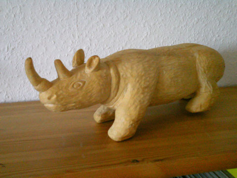 Nashorn,aus Buche ,28 cm lang.