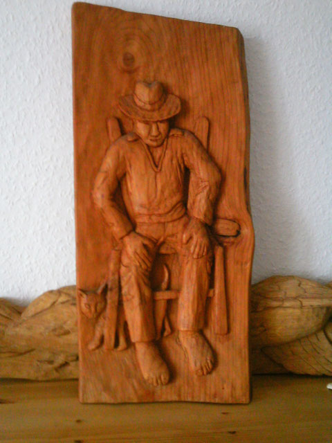 Der Alte Man und die Katze,45 cm hohe aus Pinie Relief.