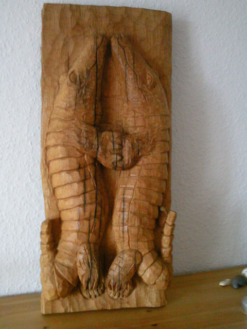 Krokodilen Tanz, 45cm hohe aus Eiche.