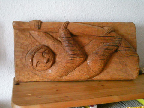 Faultier, 45 cm hohe Relief Aus Eiche.