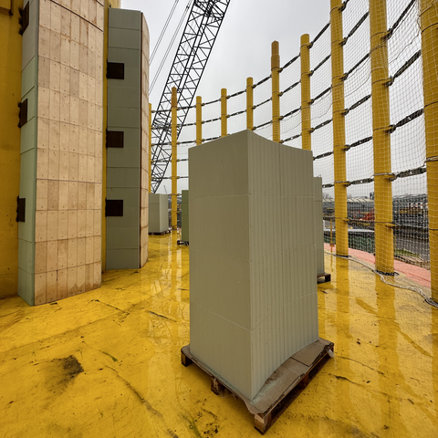 installation de pièces de calage pour flexibles sur une plateforme Off-shore