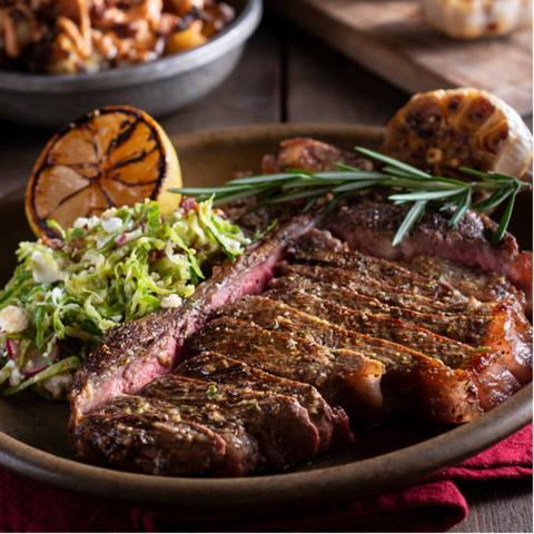 T-bone steak mit gegrillter Zitrone von Fleischundmehr