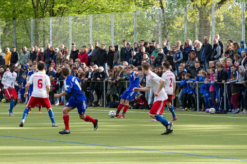 Superspiel vor Riesenkulisse