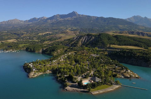 camping de la presqu'île, à Prunières