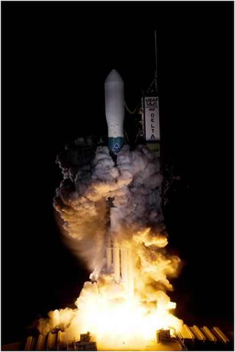 De lancering van de Kepler op een DELTA II raket – Foto (2009) NASA/Regina Mitchell-Ryall en Tom Farrar