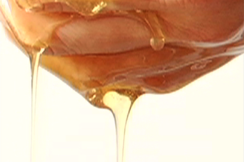 freeze frame of 'honey'(IF)