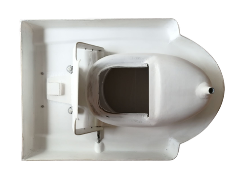 便器底の扉はハンドルレバーを引き上げると扉の先の磁石が便器天板裏側に接着します。