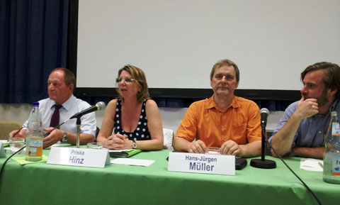 Das Podium bei Landwirtschaft im Gespräch beim Hessentag am 10. Juni 2014 in Bensheim: von links F. Schneider (HBV), P.Hinz (Staatsministerin), H-j. Müller (VÖL), M. Brüssel de Laskay (Pressesprecher Ministerium)