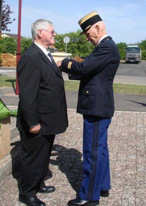 Remise par le Colonel (H) FORTEMPS