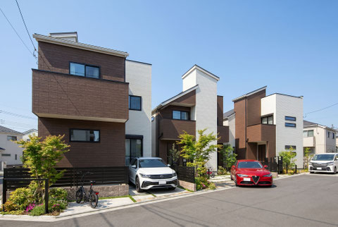 戸建て　住宅　４棟パース