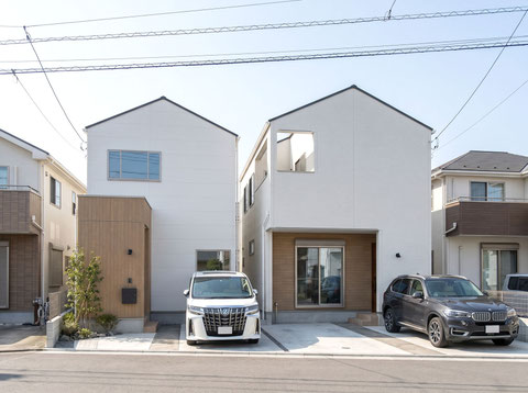 戸建て　住宅　４棟パース