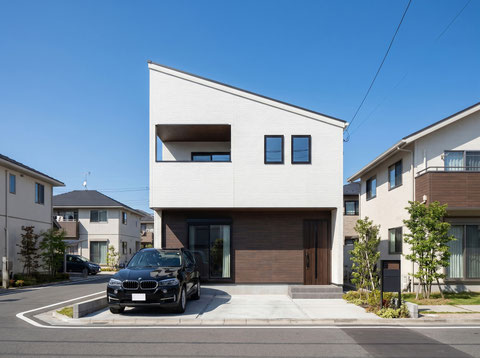 戸建て　住宅　3棟パース