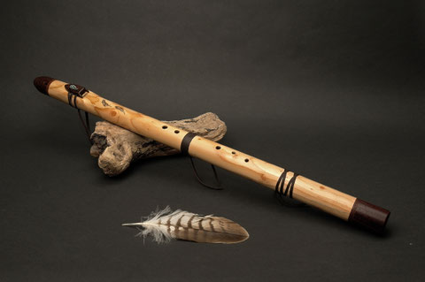 Bass A-Flöte aus Lärche, Mundstück Wenge, 432 Hz.