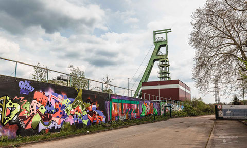 Fördergerüst der Zeche Amalie Neuer Schacht Amalie in Essen im Ruhrgebiet mit Graffiti