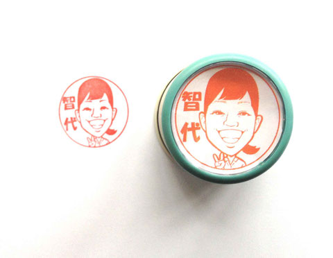似顔絵シャチハタ 30mm 丸型 インクカラー朱色