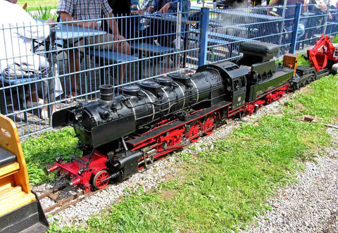 © Traudi - An dieser Lok der 50er Baureihe wurde 14 Jahre gearbeitet, bis sie zusammengebaut war.