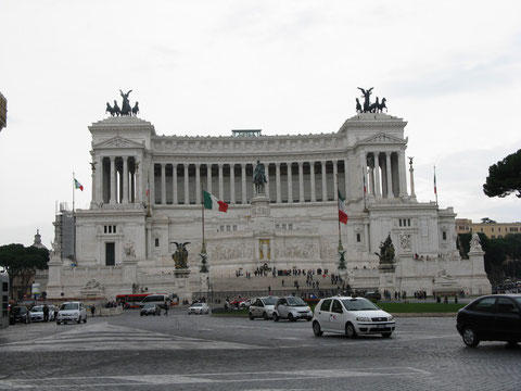 Das Vittoriano an der Piazza Venezia