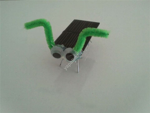 güneş enerjili robot