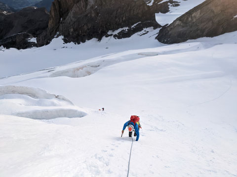 Blüemlisalphorn, Nordwand, Überschreitung, Hochtouren, Nordwand, Bergsteigen, Berner Oberland, BEO, Kandersteg, Morgenhonr, Wyssi Frau, weisse Frau, Blüemlisalphütte, Oeschinen