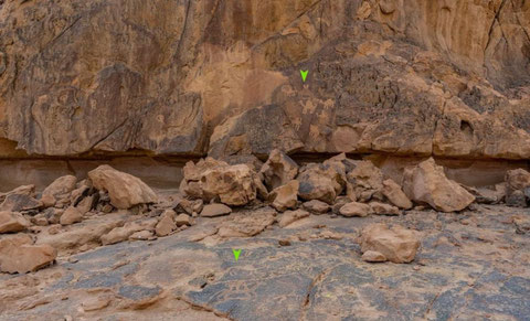 Vista general del abrigo rocoso con indicación de algunas de las pinturas. Crédito: Ministerio de Turismo y Antigüedades de Egipto