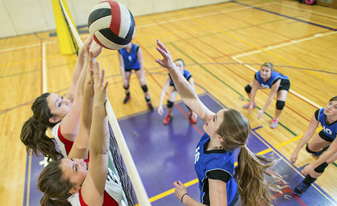 Foto de partido de voleibol femenenino