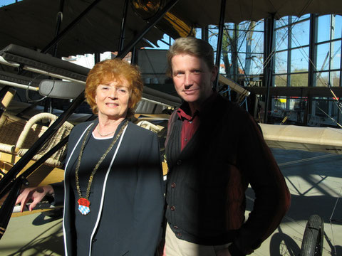 Elisabeth Ziegler, 1. Bgm Gemeinde Oberschleißheim, Peter Hanickel, der den Otto Doppeldecker mit Unterstützung durch das Museum, Mitglieder des Werftvereins und Sponsoren (u. a. Fa. Flottweg, BMW) realisieren konnte..
