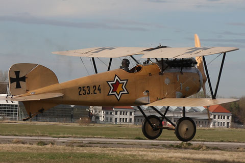 Albatros D.III rollt zum Start. Foto: PE