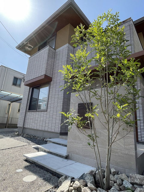 広島市佐伯区　T様邸　外構　リフォーム　中古の荒れていたお庭が、思いを汲み取ってセンス良く生まれ変わりました！