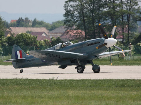 Spitfire PS915-1