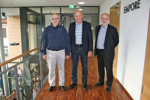 v.l. artisse Vorsitzender Reinhard Vogt, Prof. Götz Werner, Moderator: Albert Baumgarten